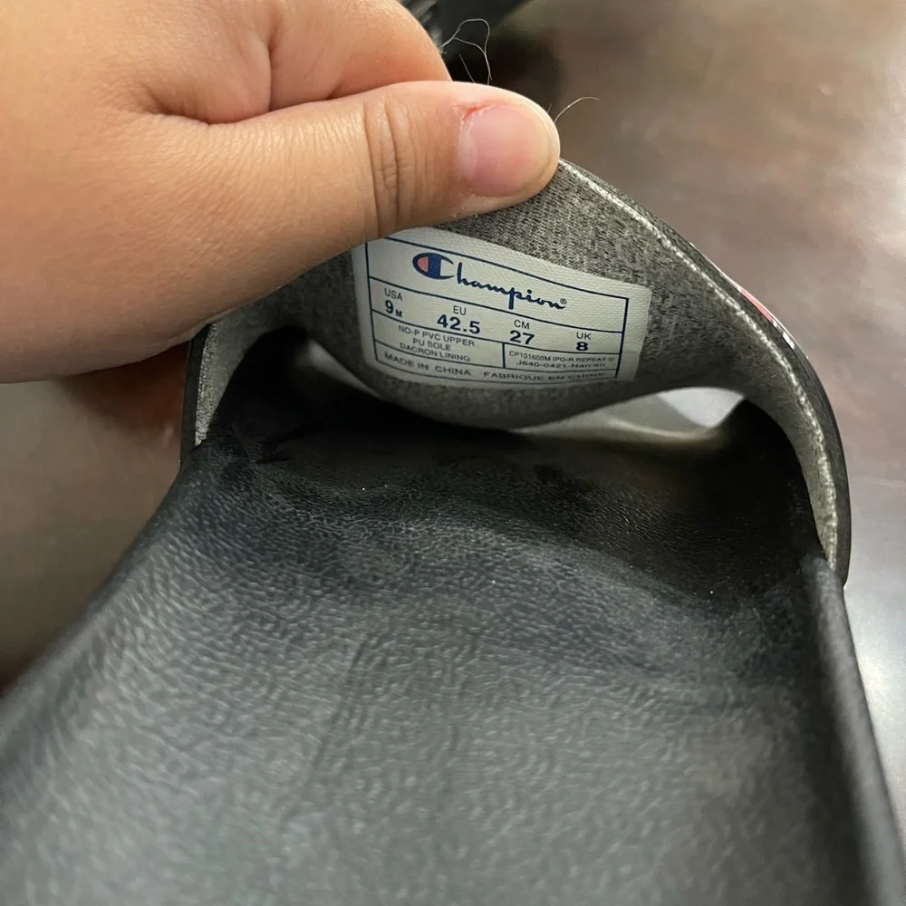 Champion slides size 8 black